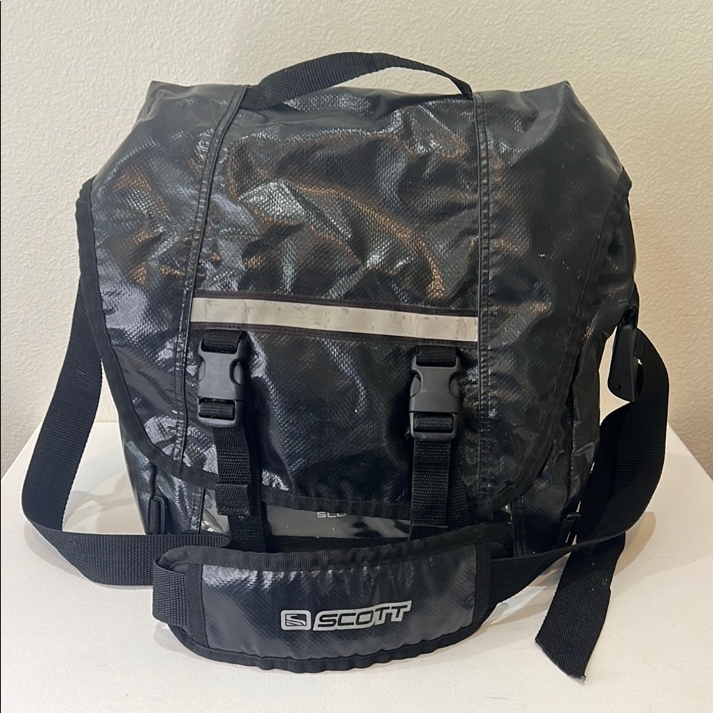 Rare Scott USA Waterproof Unisex Messenger /Bike Bag w/Adjust Strap, Reflectors